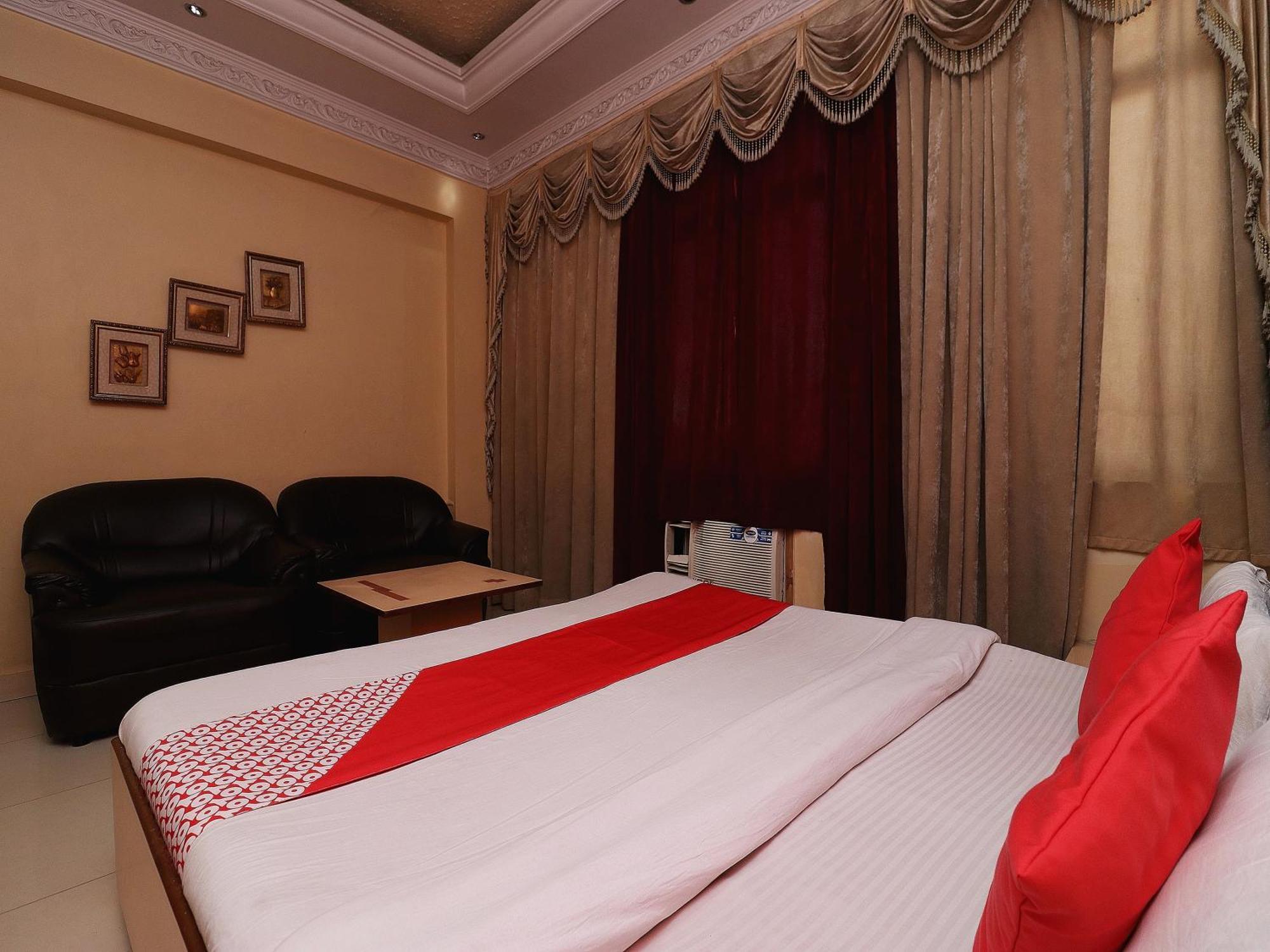 Hotel O Akash Regency ดันแบด ภายนอก รูปภาพ