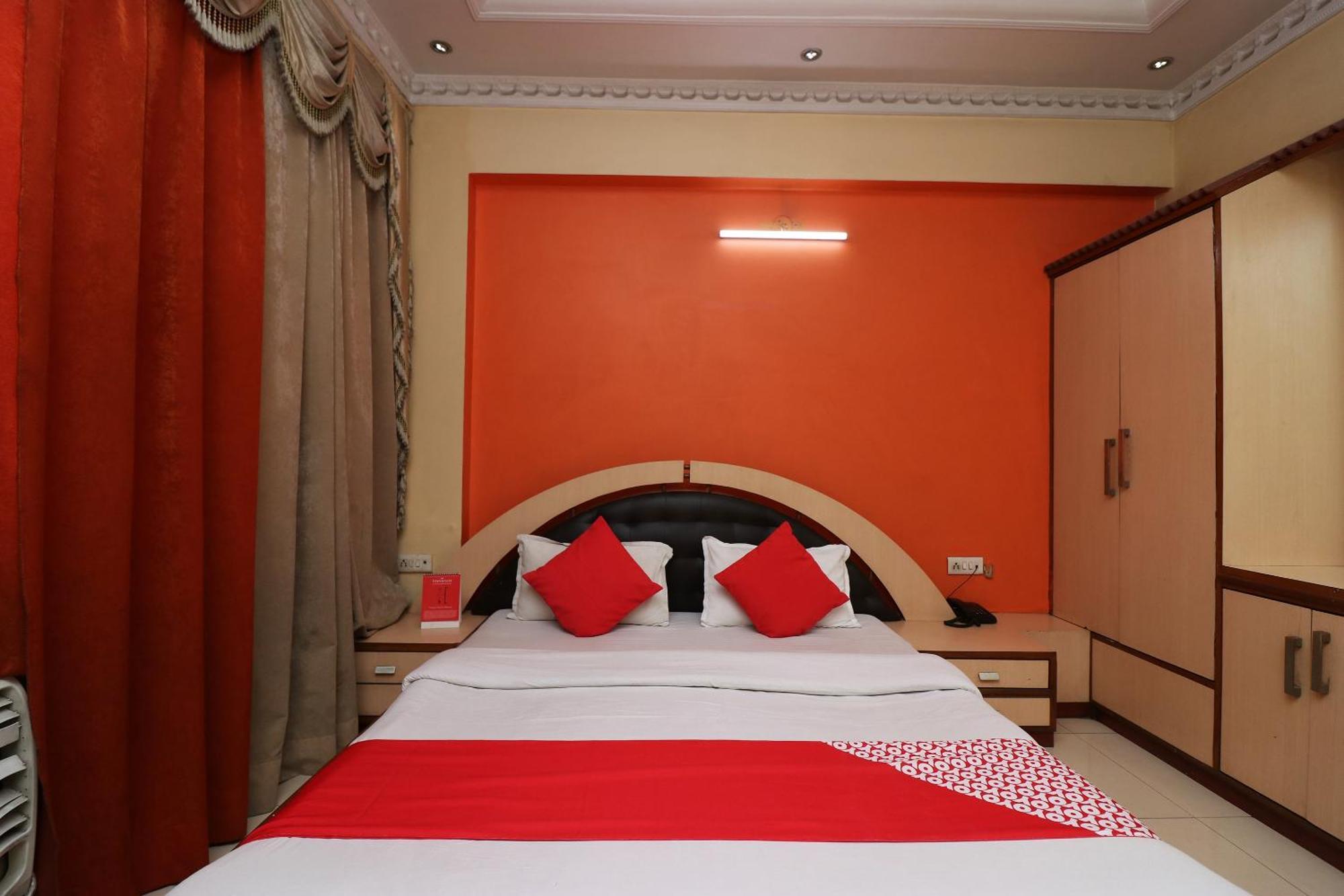 Hotel O Akash Regency ดันแบด ภายนอก รูปภาพ
