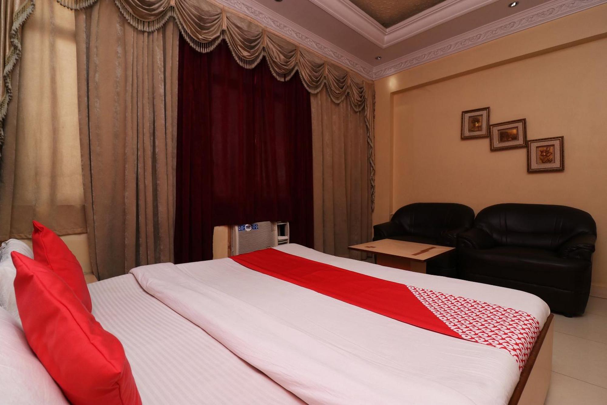 Hotel O Akash Regency ดันแบด ภายนอก รูปภาพ